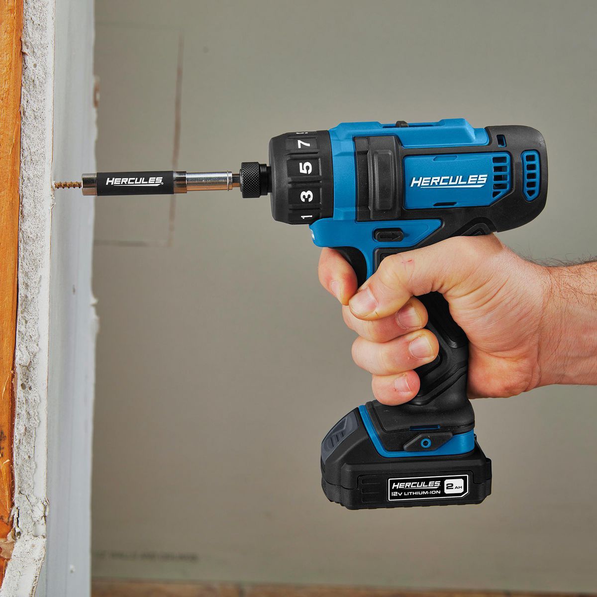 12V Cordless 1/4 in. Hex Compact Screwdriver D9656