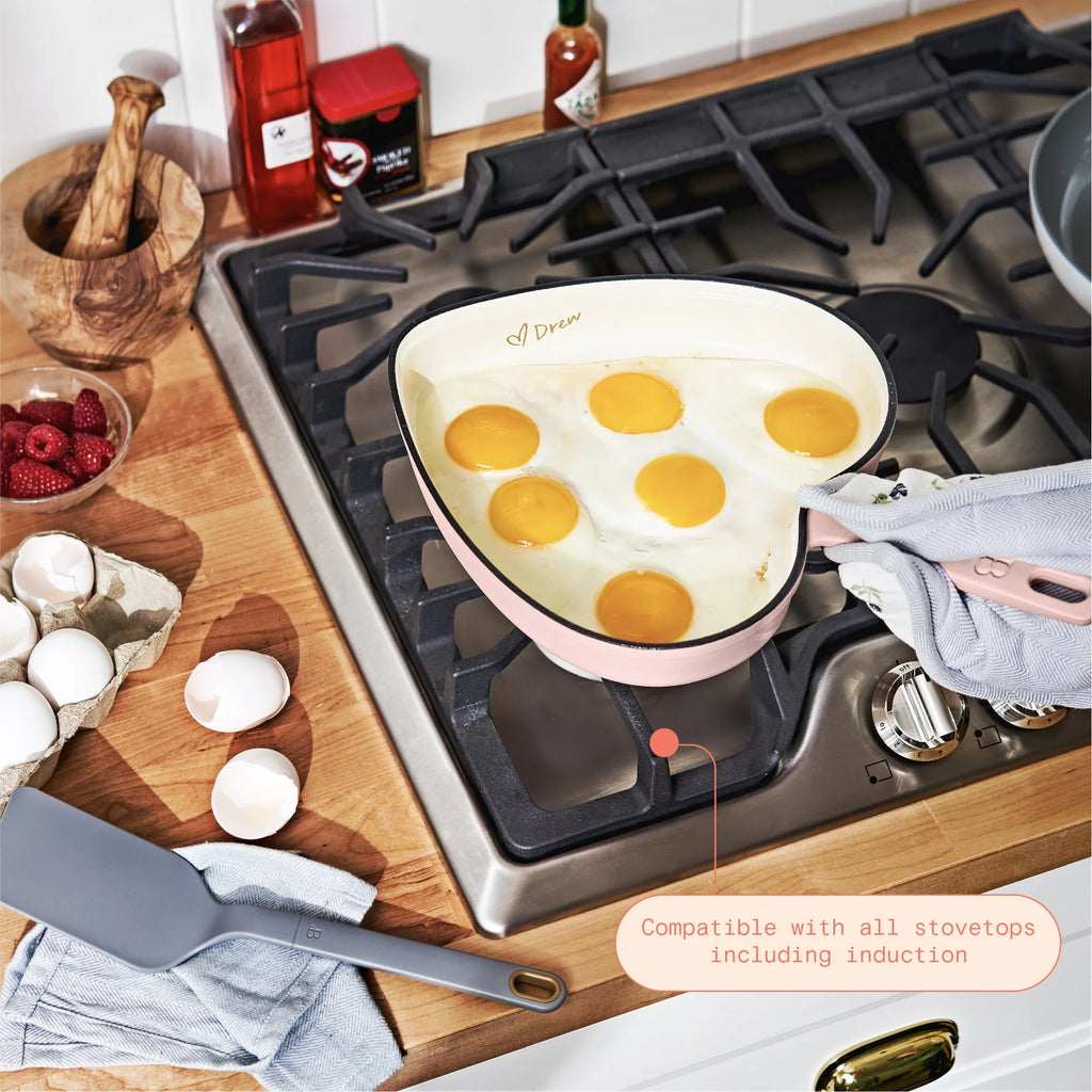 10” Enameled Cast Iron Heart Skillet M970030