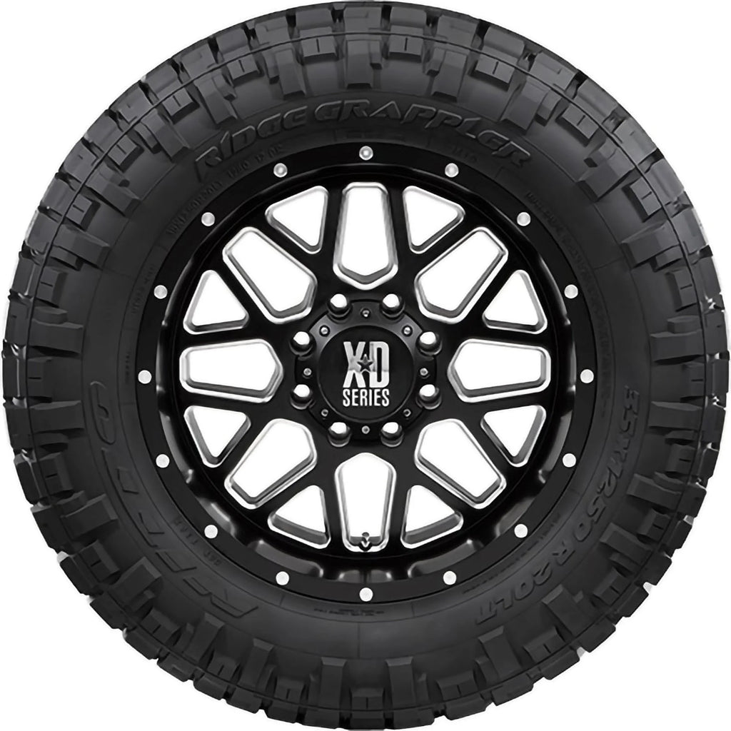 Set of 4 LT37X13.50R18 124Q D Tires B5141
