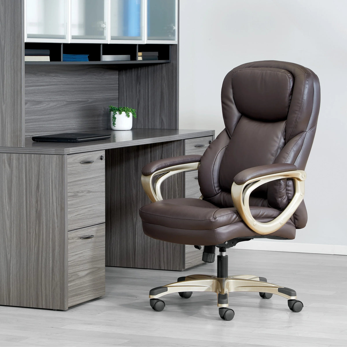 Cream Bonded Leather Executive Office Chair X2351