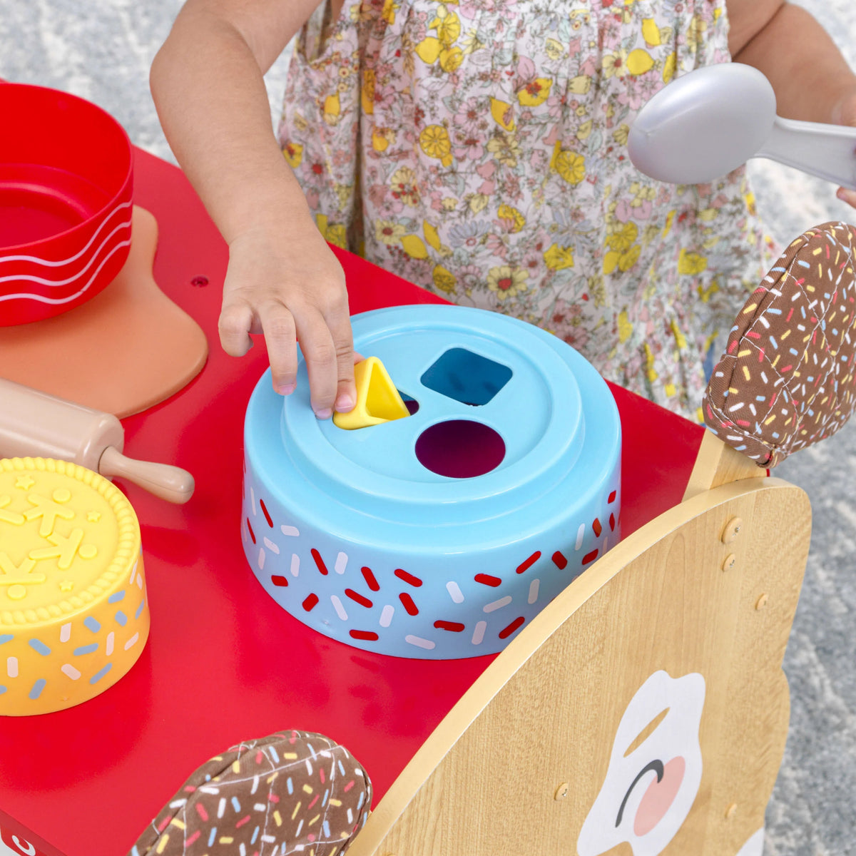 Wooden Toddler Activity Center with 20 Accessories T827029