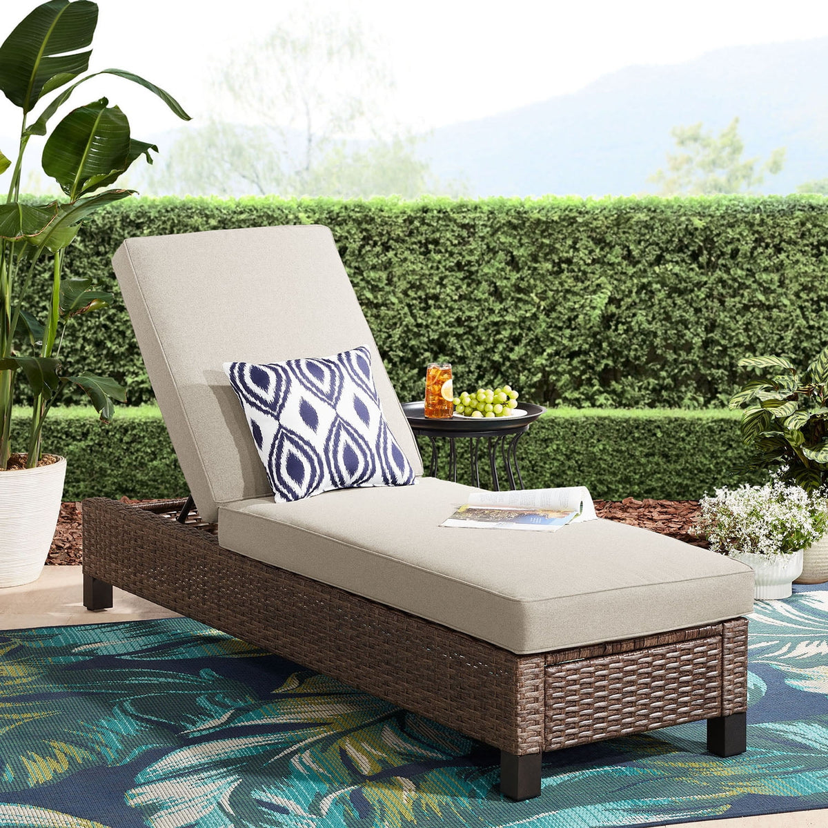Gray Outdoor Chaise Lounge Chair D683